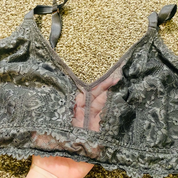 EUC Savage X Fenty Gray Floral Lace Logo Unlined Bralette - Picture 6 of 16
